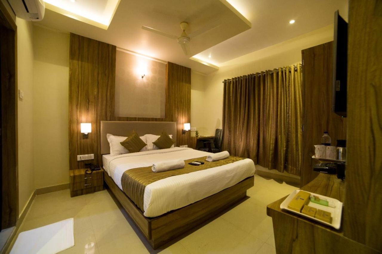 Hotel Plaza Heights Bengalúr Exteriér fotografie