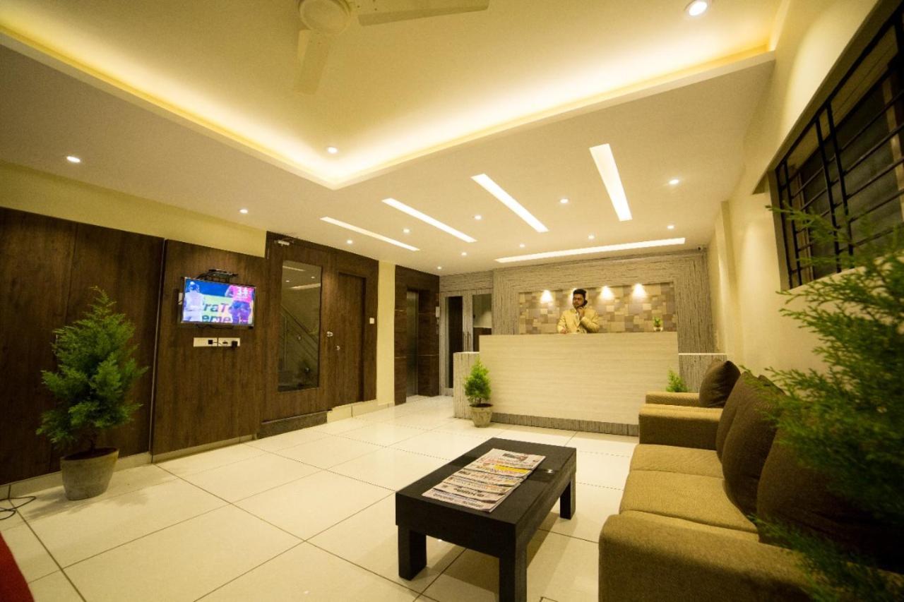 Hotel Plaza Heights Bengalúr Exteriér fotografie