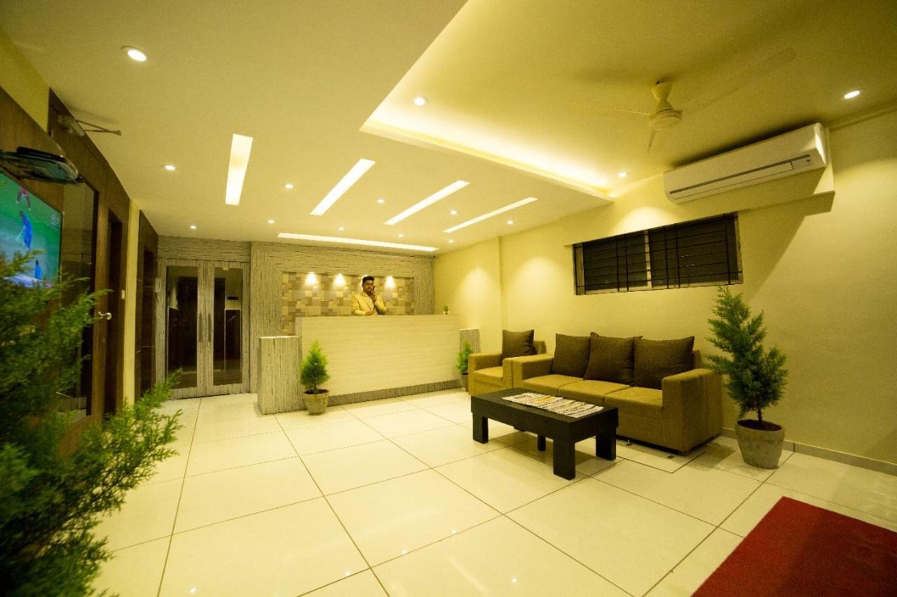 Hotel Plaza Heights Bengalúr Exteriér fotografie
