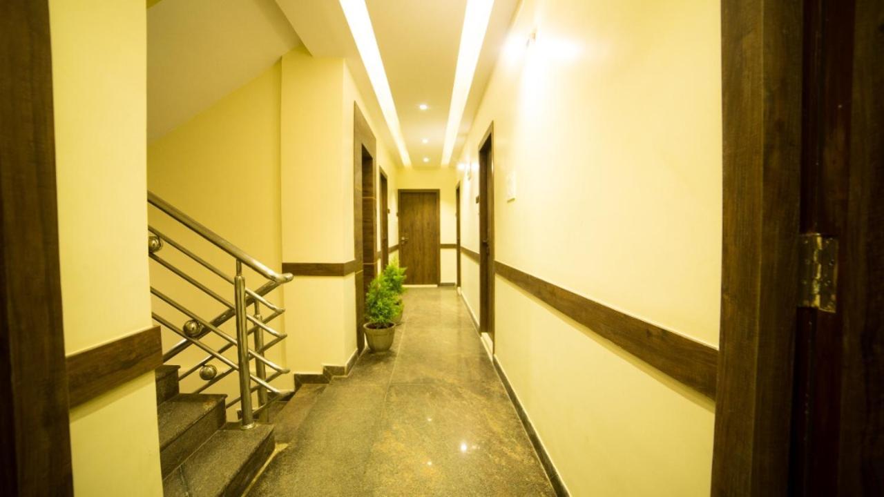 Hotel Plaza Heights Bengalúr Exteriér fotografie
