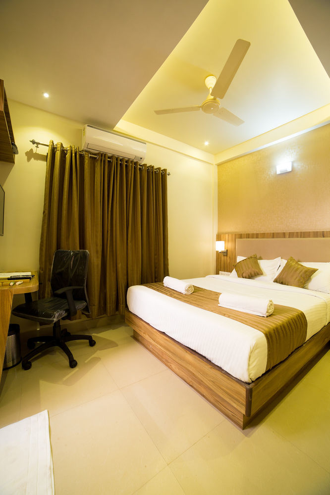 Hotel Plaza Heights Bengalúr Exteriér fotografie