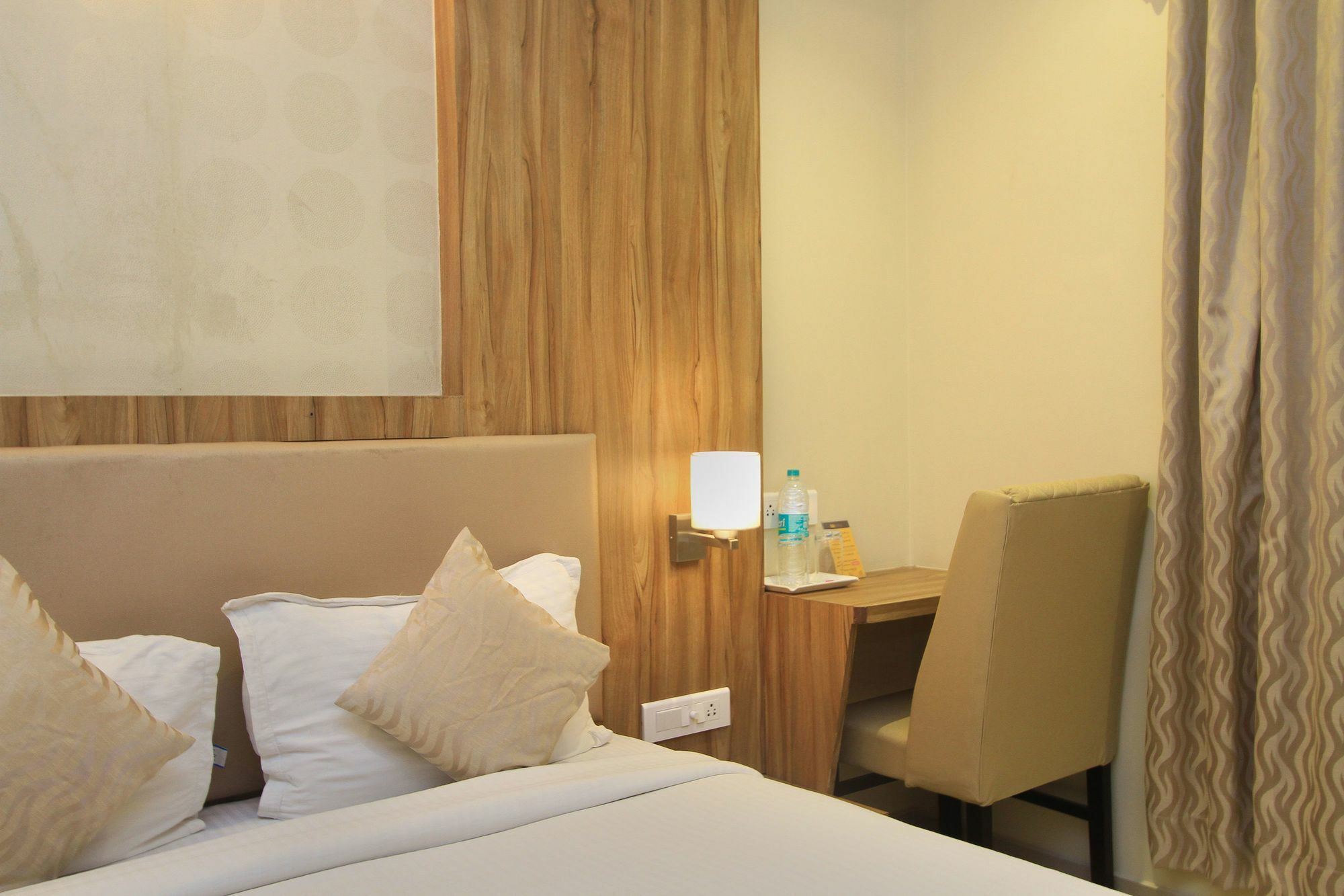 Hotel Plaza Heights Bengalúr Exteriér fotografie